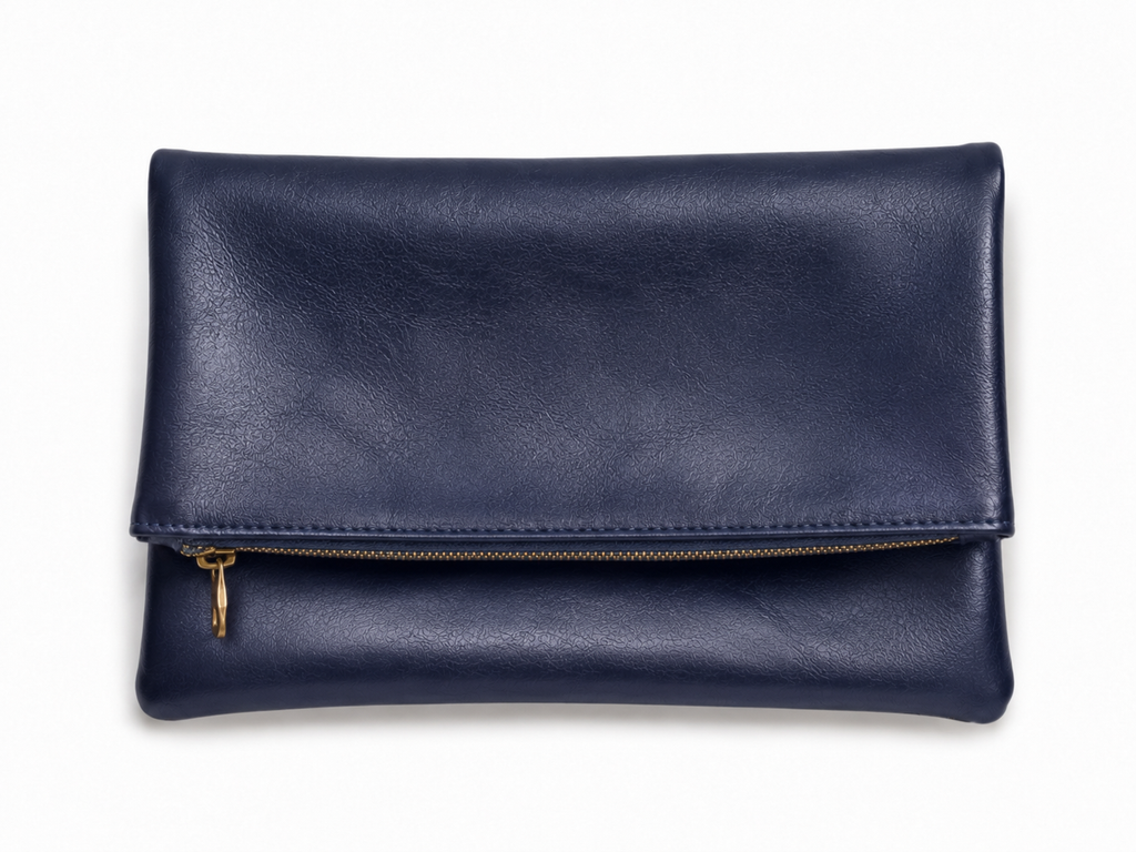Bolso clutch efecto piel metalizada